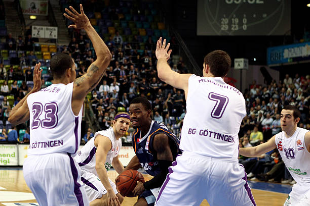 更是现代乒 更是现代乒