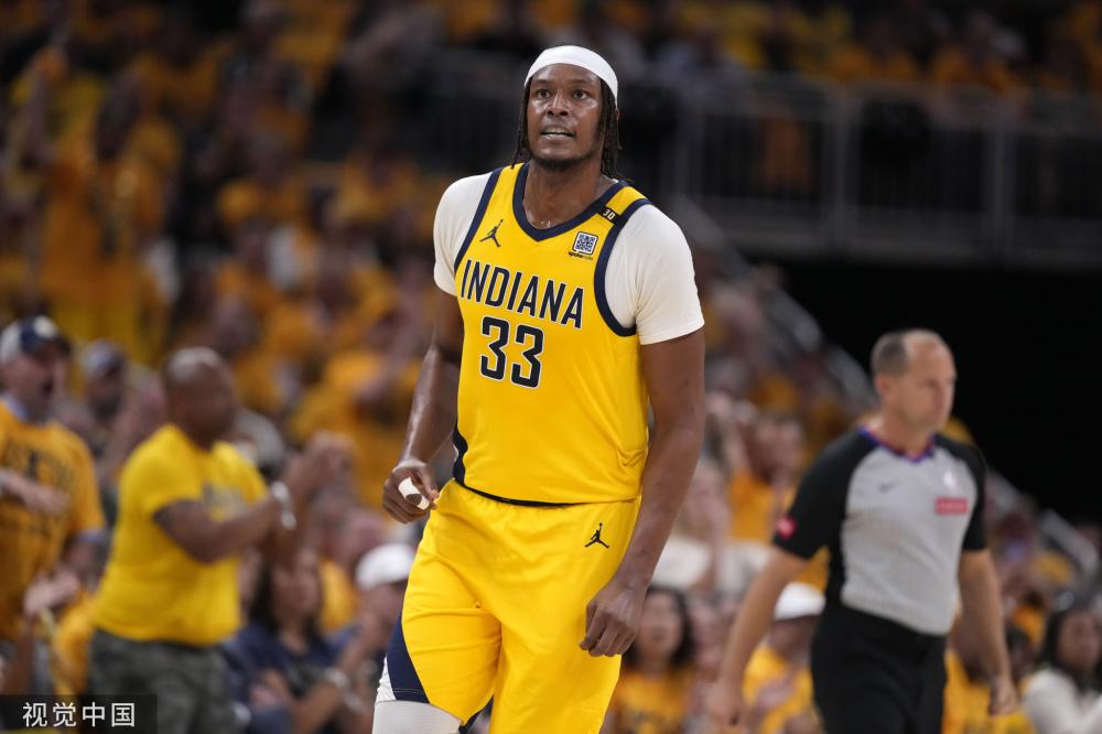 借助社交媒 借助社交媒